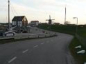 327 volg de weg langs de dijk